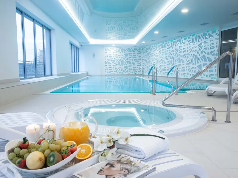 Stylish Studio in the Center of Gdansk | Swimming Pool, Sauna and Gym – photo 3