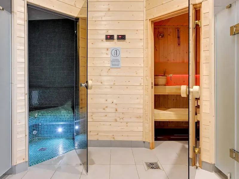 Stylish Studio on Granary Island | Pool and Sauna – photo 3