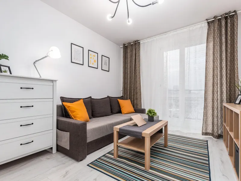 Elegant Apartment in the Center | Balcony and Workspace – photo 3