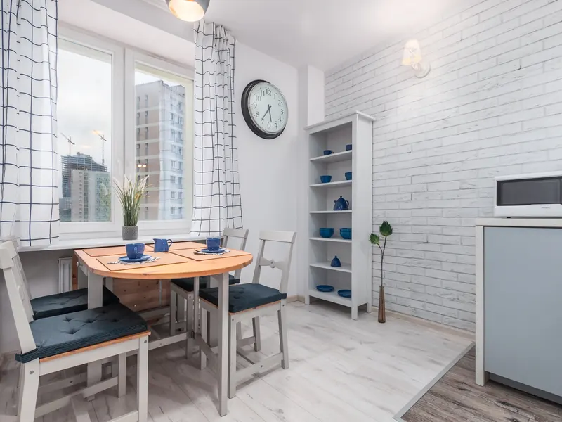 Elegant Apartment in the Center | Balcony and Workspace – photo 4