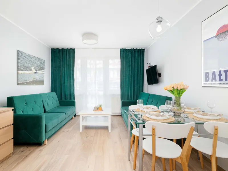 Jasny Apartament blisko Plaży | Balkon i Parking – zdjęcie 1