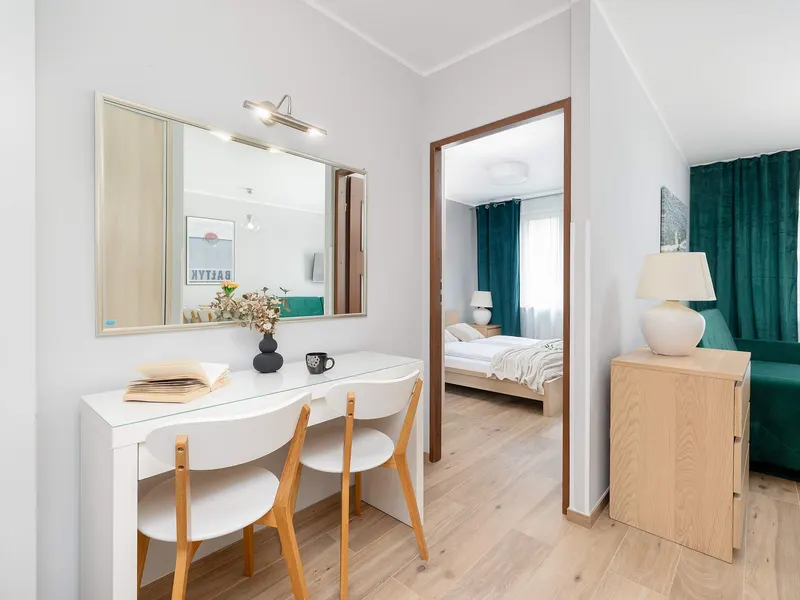Jasny Apartament blisko Plaży | Balkon i Parking – zdjęcie 5