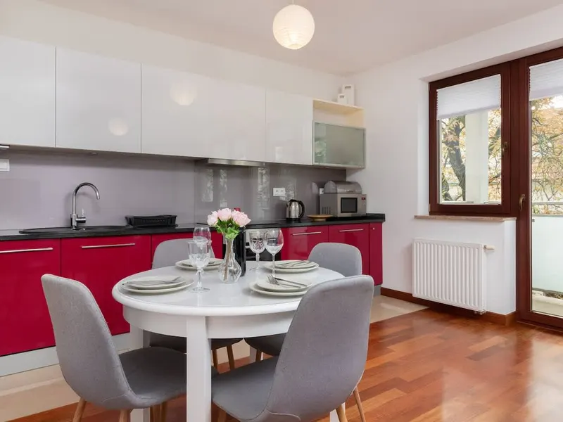 Elegantes Apartment in Sopot | Balkon und 15 min zum Strand – Foto 4