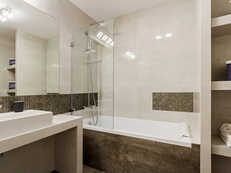 Modern Apartment | Two Bedrooms, Parking, Bath. – photo 5