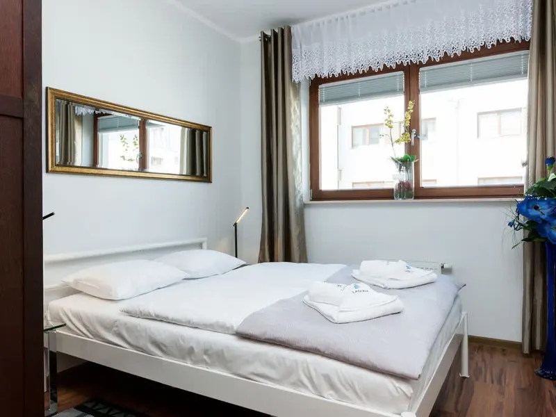 Przytulny Apartament | 2 Sypialnie | Balkon | Blisko Centrum – zdjęcie 2