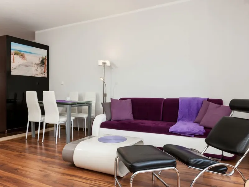 Przytulny Apartament | 2 Sypialnie | Balkon | Blisko Centrum – zdjęcie 1