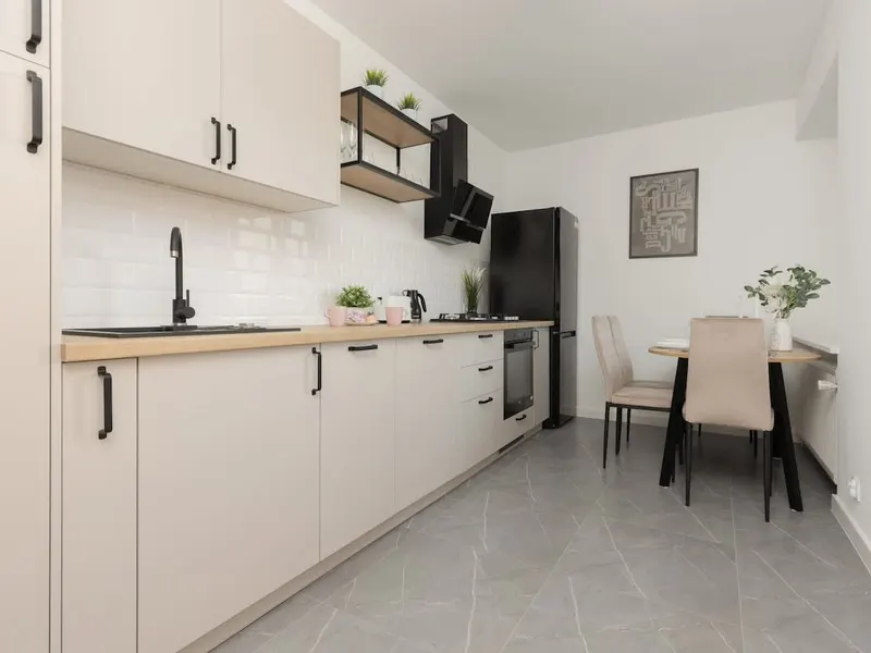 Sunny Apartment | 2 Bedrooms and Balcony – photo 5
