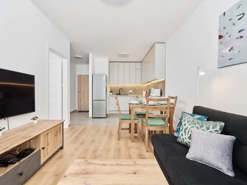 Cichy Apartament na Krzykach | Balkon i Prywatny Parking – zdjęcie 2