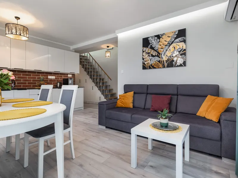 Spacious, two-level Apartment | Close to the Beach | Parking. – photo 1