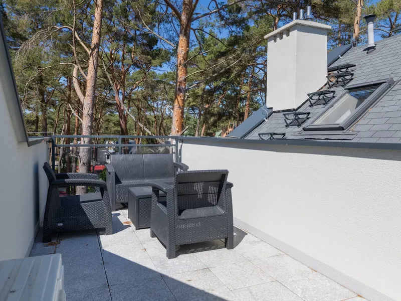 Spacious, two-level Apartment | Close to the Beach | Parking. – photo 4