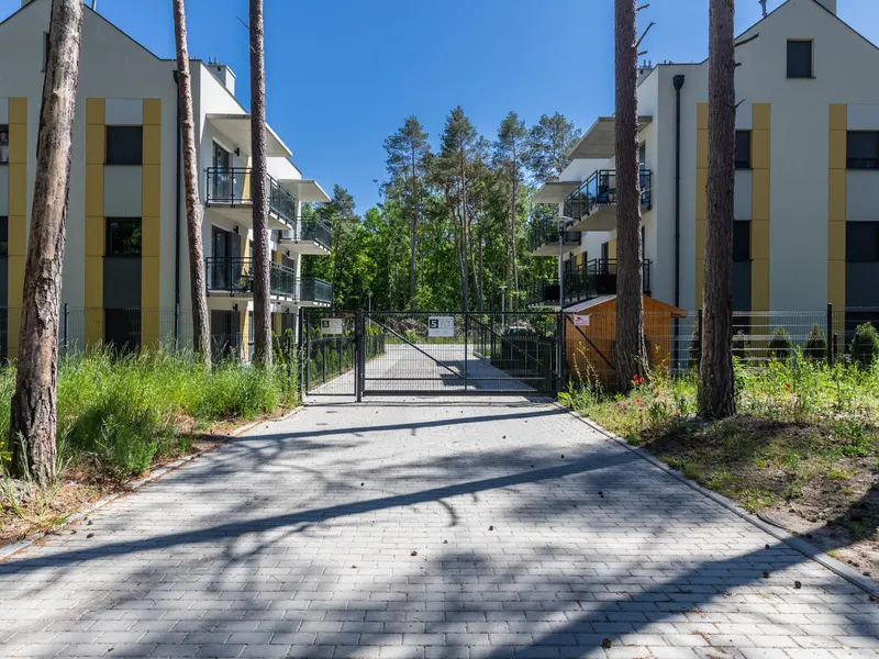 Spacious, two-level Apartment | Close to the Beach | Parking. – photo 5