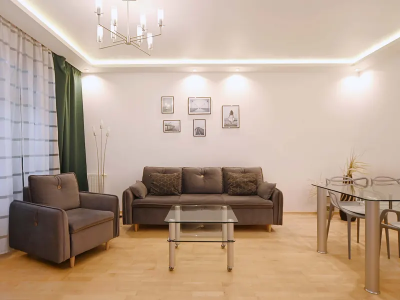 Funktionelle Wohnung | Parkplatz, Balkon, Strandnähe – Foto 1