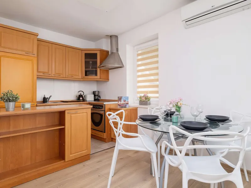 Klimatyzowany Apartament z Dwiema Sypialniami w Centrum Krakowa Blisko Rynku i Parku by Noclegi Renters – photo 3