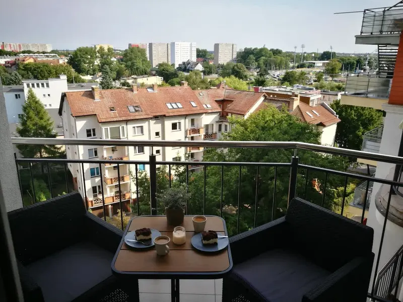Przytulny Apartament | Balkon i 600 m do Plaży – zdjęcie 1