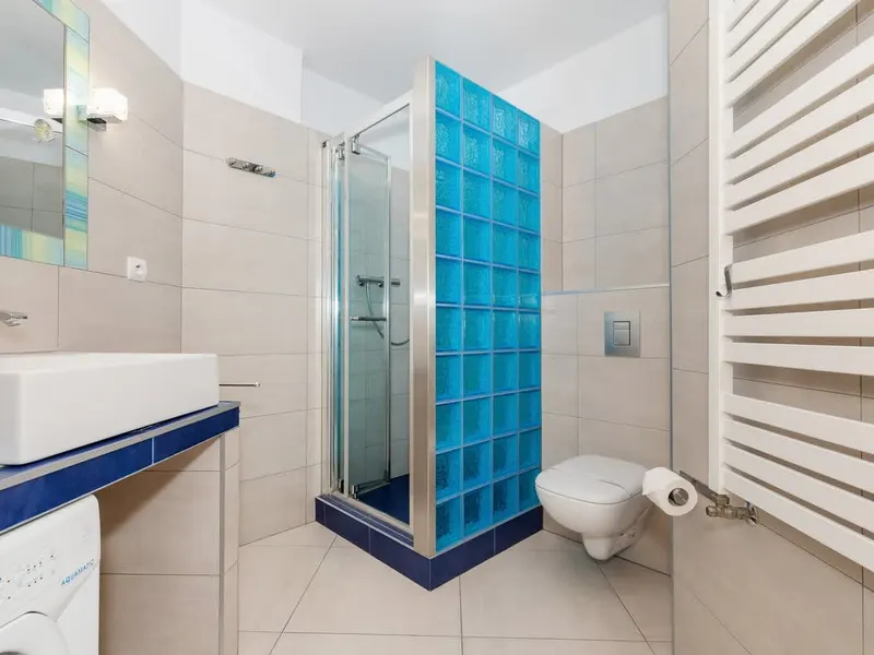 Przytulny Apartament | Balkon i 600 m do Plaży – zdjęcie 4