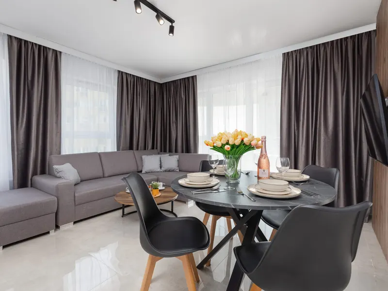 Przestronny Apartament | 2 Sypialnie | Balkon | Parking – zdjęcie 1