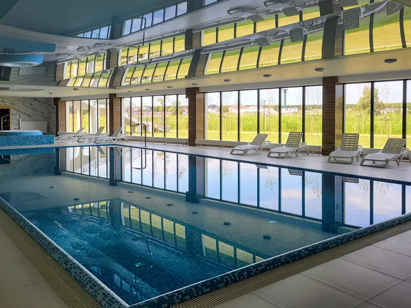 Sunny Apartment with Terrace | Pool, Spa, Parking – photo 2