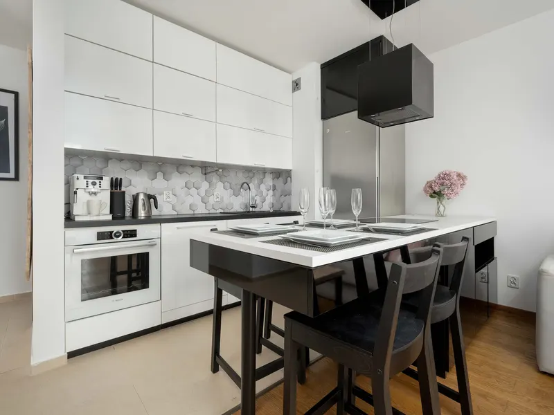Modernes Appartement | Balkon | Parkplatz | Innenstadt – Foto 3