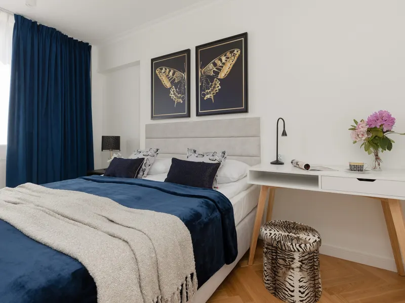 Central Apartment | Air Conditioning | Balcony | Workspace. – photo 2