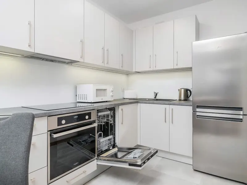Przestronny Apartament we Wrocławiu | Parking i Balkon – zdjęcie 4