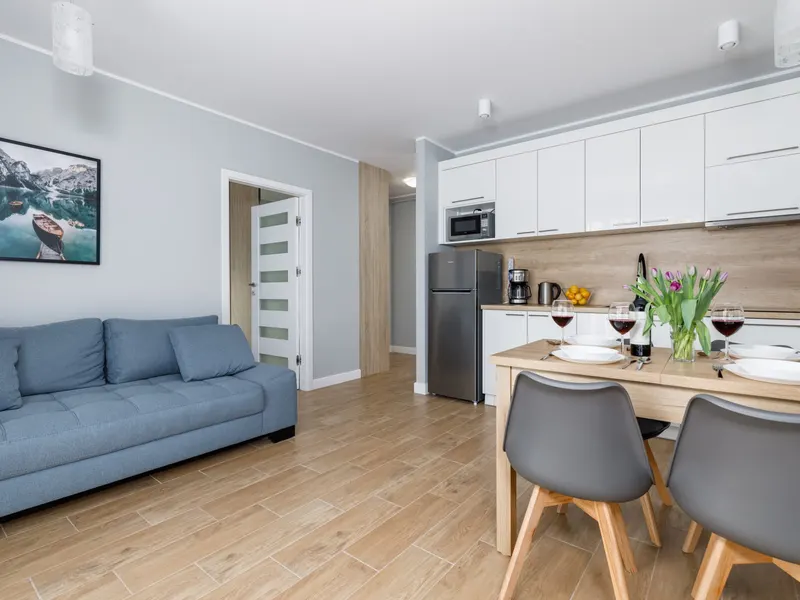 Stylowy Apartament z Tarasem | 500 m do Plaży | Parking – zdjęcie 1