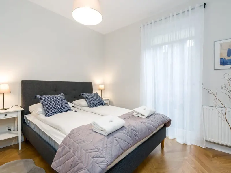 Stilvolle Wohnung mit Balkon | 700 m zum Altstädter Ring – Foto 2