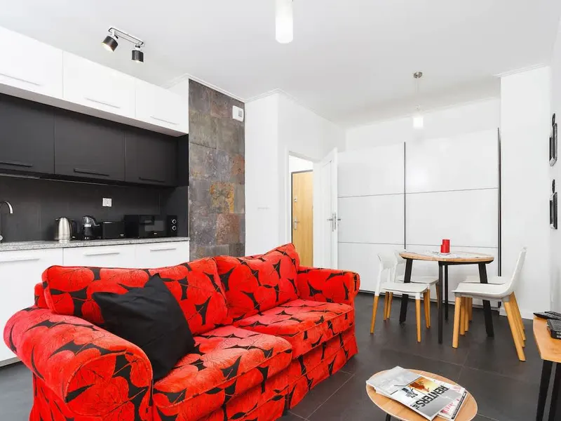 Stilvolle Wohnung in der Nähe des Bahnhofs | Parkplatz | Balkon – Foto 1