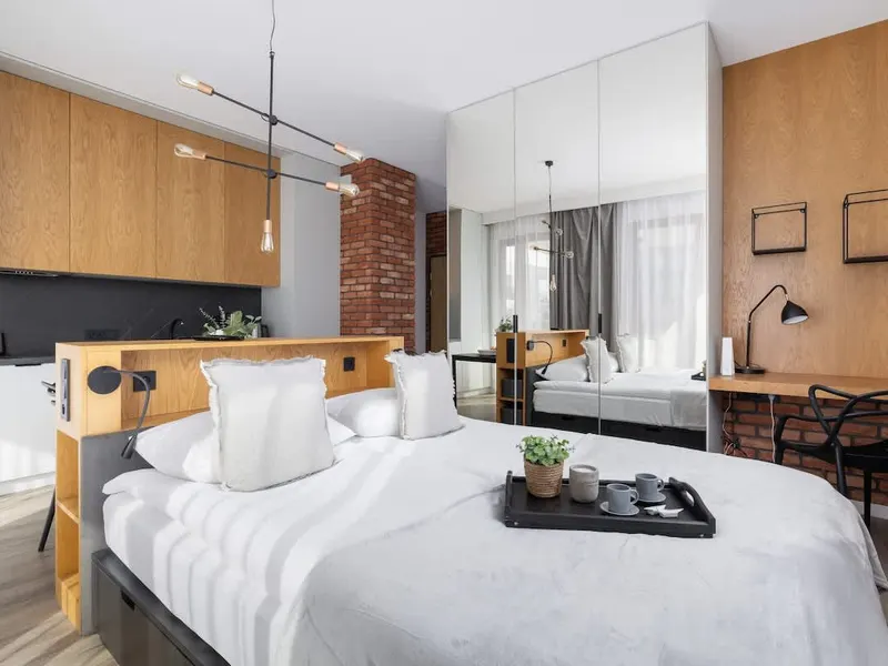 Krakau | Rakowicka 22J | Gemütliches Studio | Arbeitsbereich – Foto 1