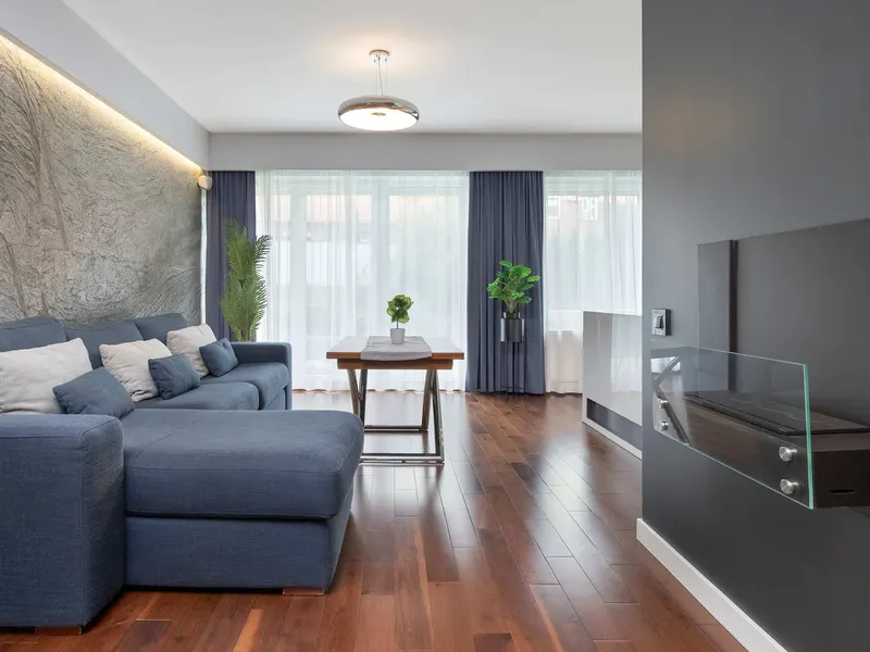 Modernes Apartment | Privater Garten und Parkplatz – Foto 1
