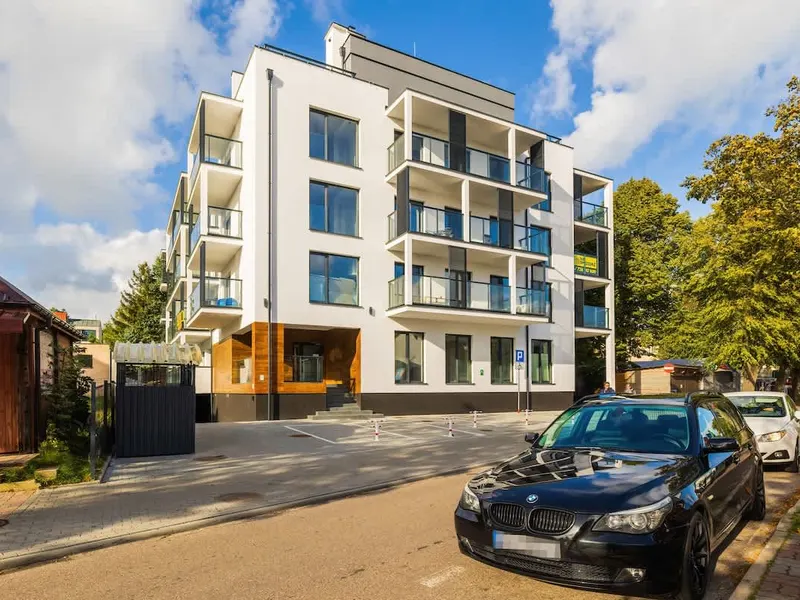 Komfortowy Apartament 80 m od Plaży | Balkon i Parking – zdjęcie 4
