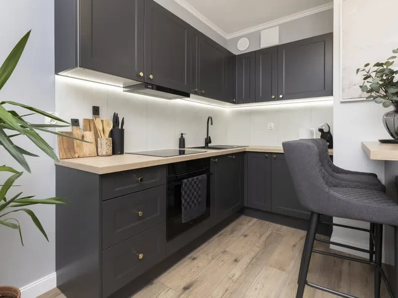 Nowoczesny Apartament w Centrum | Balkon, Blisko Plaży – zdjęcie 5