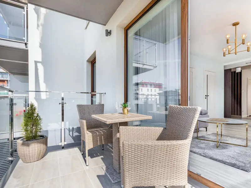 Comfortable Apartment | Balcony and Parking in Garage – photo 2