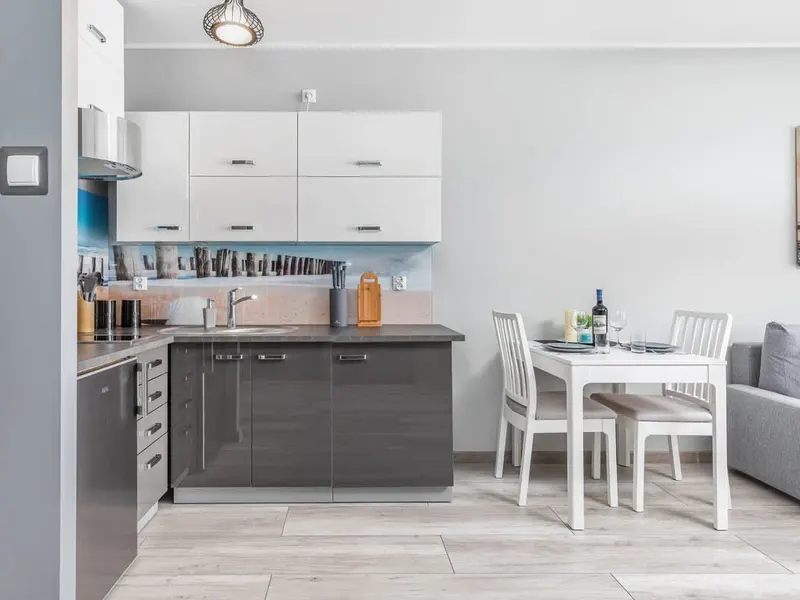 Spacious Apartment | Balcony and Private Parking – photo 2