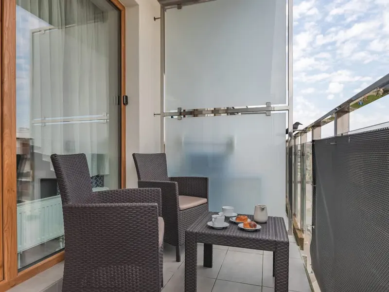 Spacious Apartment | Balcony and Private Parking – photo 4