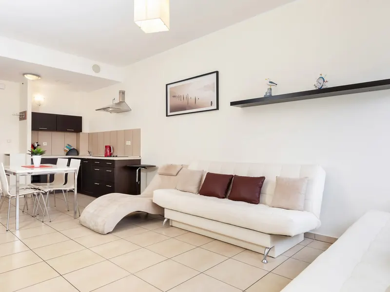 Przytulny Apartament | Balkon, Siłownia, 180 m do Plaży – zdjęcie 1