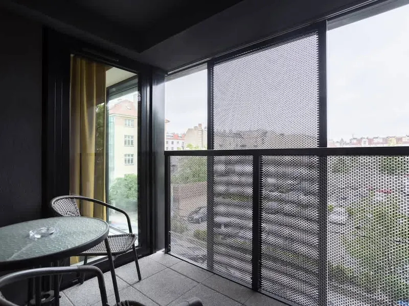 Elegant Apartment with Balcony | Parking | Workspace – photo 4