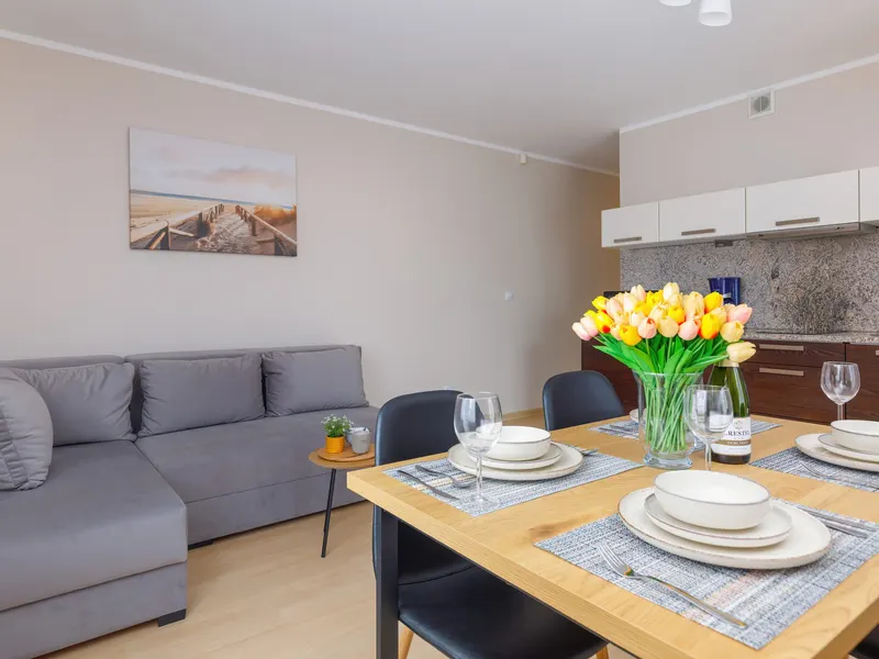 Przytulny Apartament z Balkonem | 5 minut do Plaży – zdjęcie 1