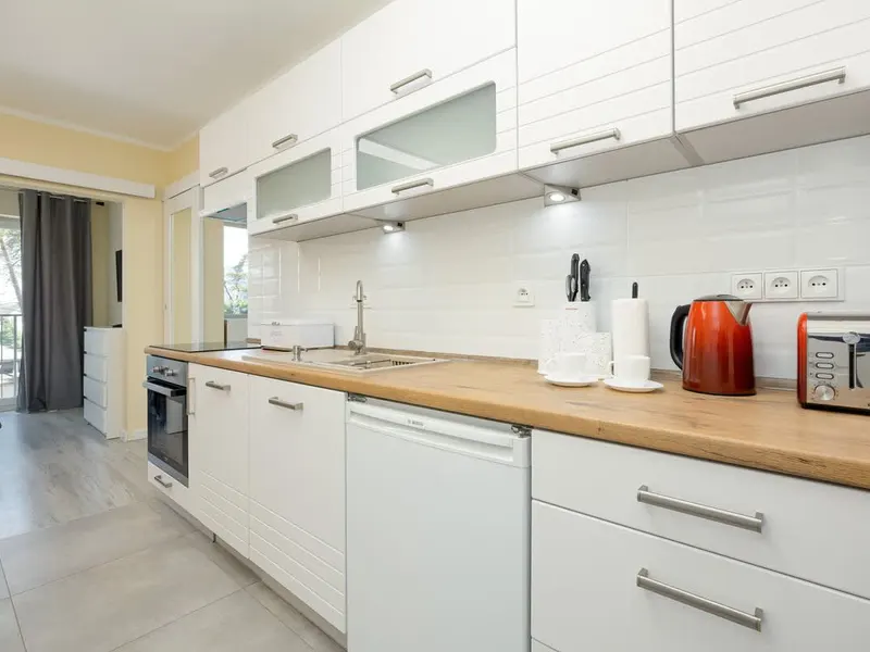 Comfortable Apartment | Close to the Beach, Parking, Balcony – photo 4