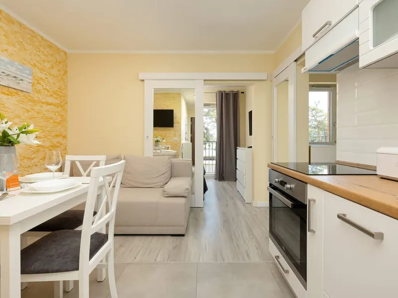 Comfortable Apartment | Close to the Beach, Parking, Balcony – photo 1