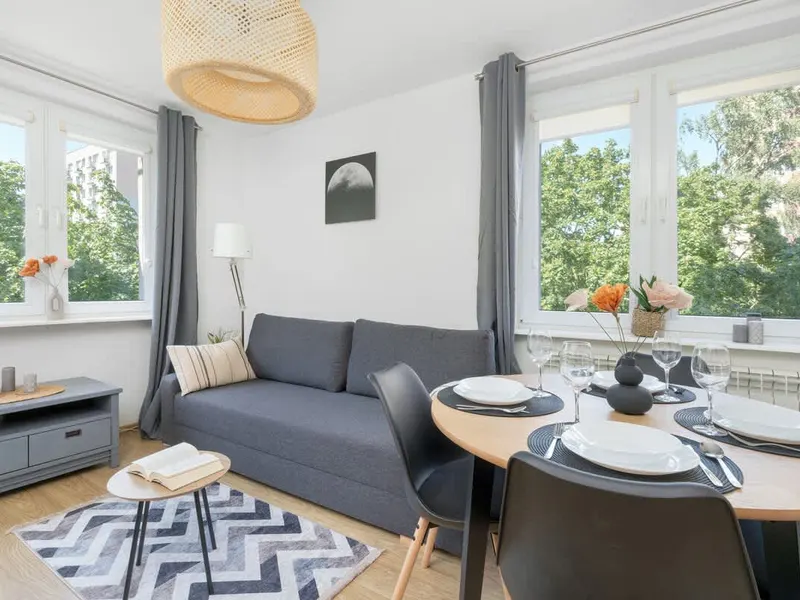 Komfortable Wohnung mit Balkon | Nähe zu öffentlichen Verkehrsmitteln – Foto 1