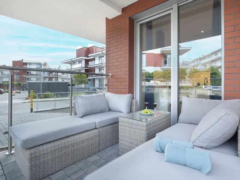 Elegant Apartment with Balcony | Close to the Beach, Pool and Parking – photo 3