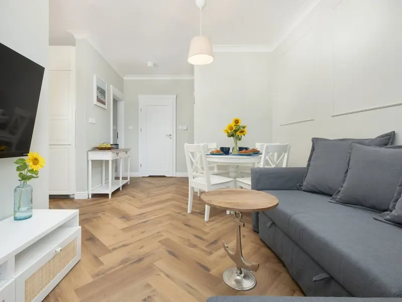 Elegant Apartment with Balcony | Close to the Beach, Pool and Parking – photo 1