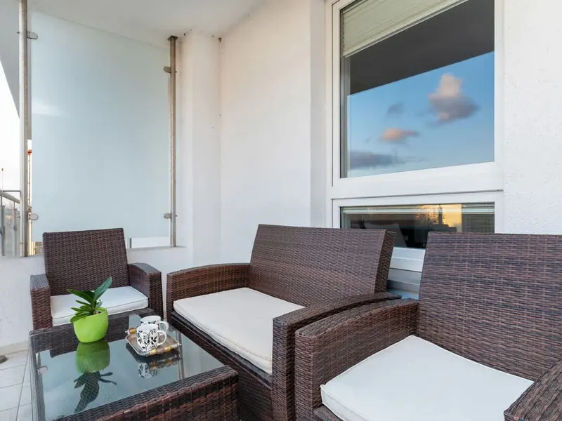 Przytulny Apartament | 300 m do Plaży, Balkon – zdjęcie 3