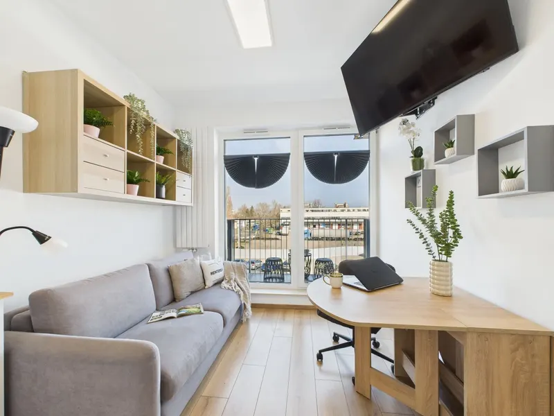 Funkcjonalne Studio na Pradze | Balkon | Dobra Komunikacja – zdjęcie 1