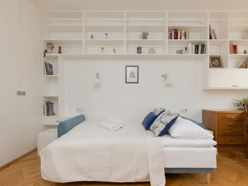 Elegant Studio in the Center | Workspace | Close to Bathrooms – photo 5