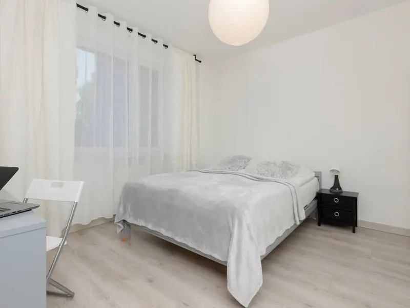 Spacious Apartment with Balcony | 2 Bedrooms | Workspace – photo 2