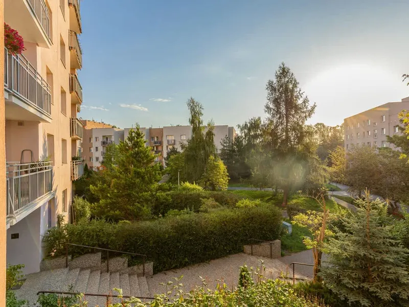 Spacious Apartment with Balcony | 2 Bedrooms | Workspace – photo 3