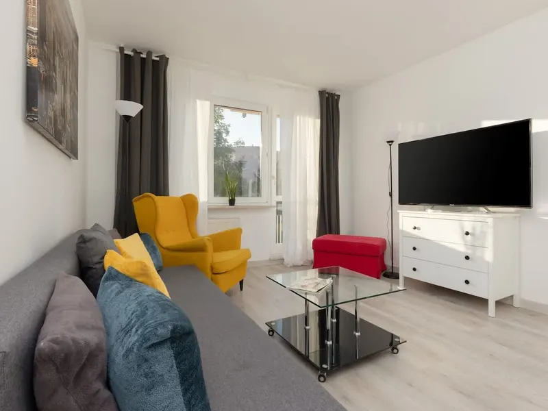 Spacious Apartment with Balcony | 2 Bedrooms | Workspace – photo 1