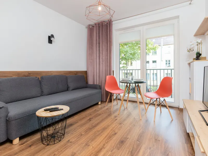 Przytulny Apartament | Parking, Balkon i Miejsce do Pracy – zdjęcie 1