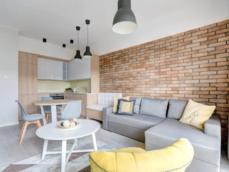 Bright Apartment | River View and Parking Lot – photo 2